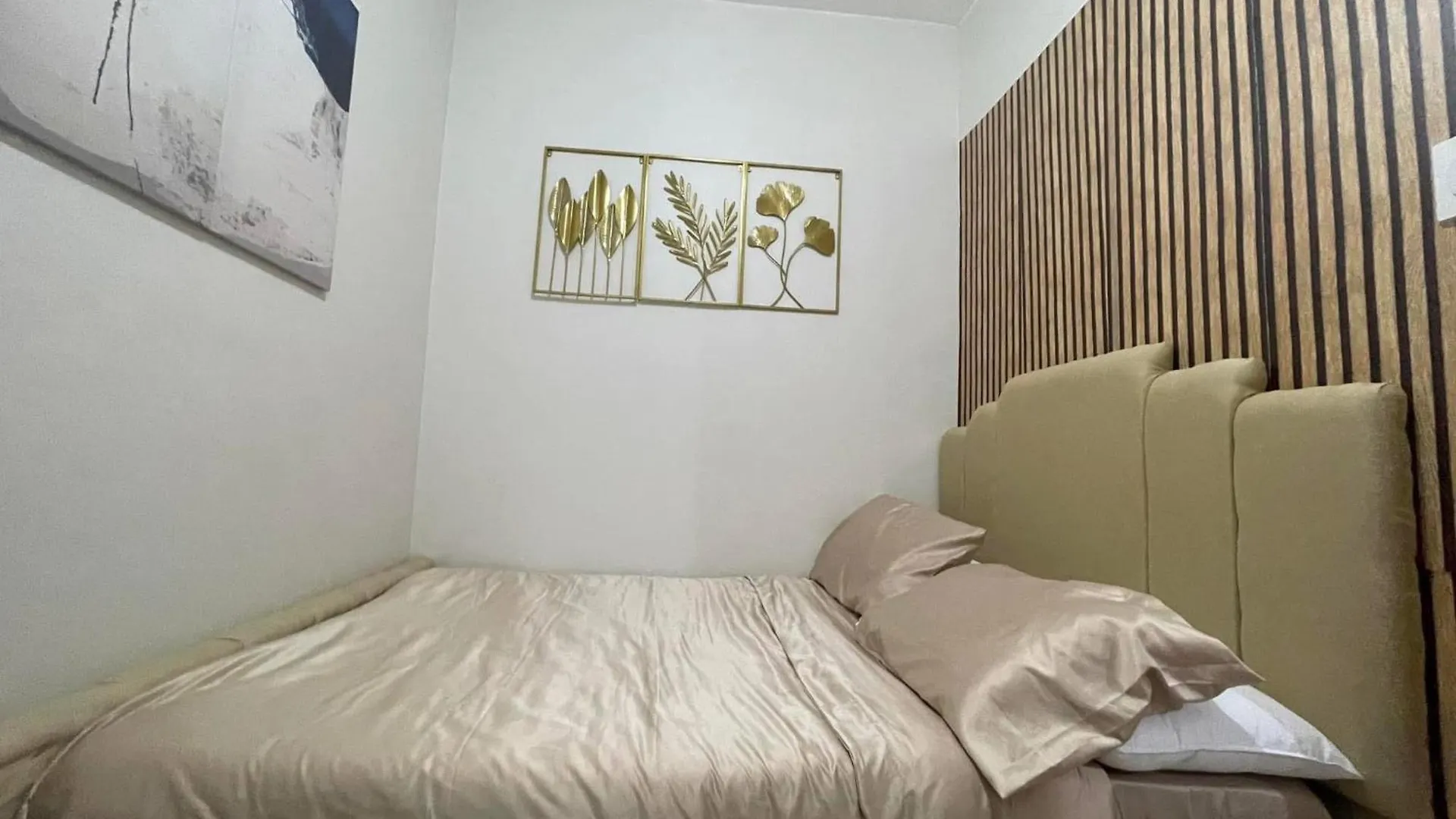 Field Residences Condo Hotel Near Manila Airport Apartment